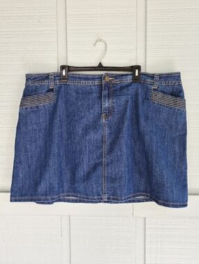 Baccini Blue Denim Mini Skirt Skort 24W with Contrast Stitching